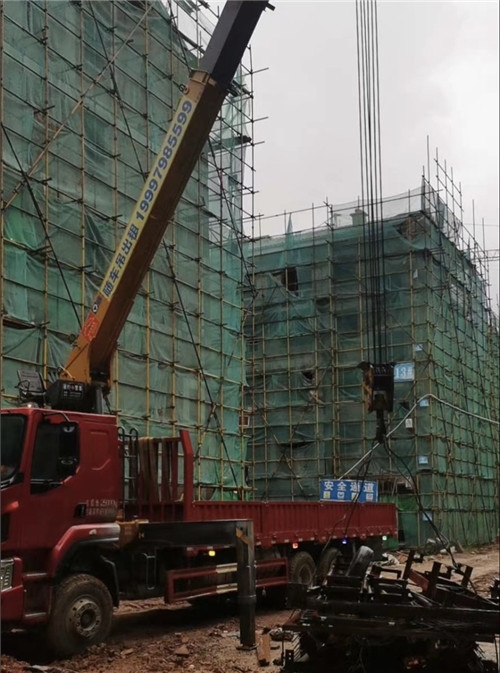 椒江区“慢工细活”—— 吊车的 “微动控制” 技术